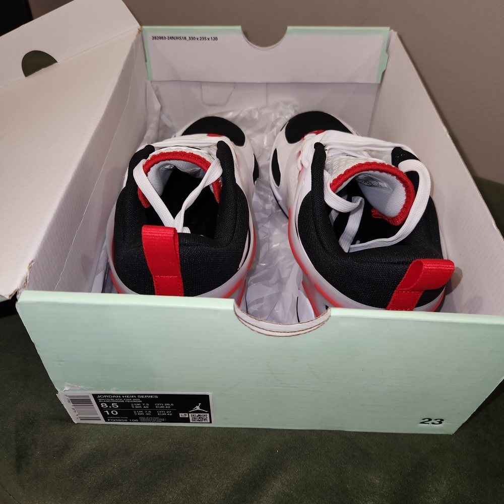 Nike Jordan Heir Series Men’s White/Black/Red Athletic Shoes Size 8.5 - Picture 6 of 7